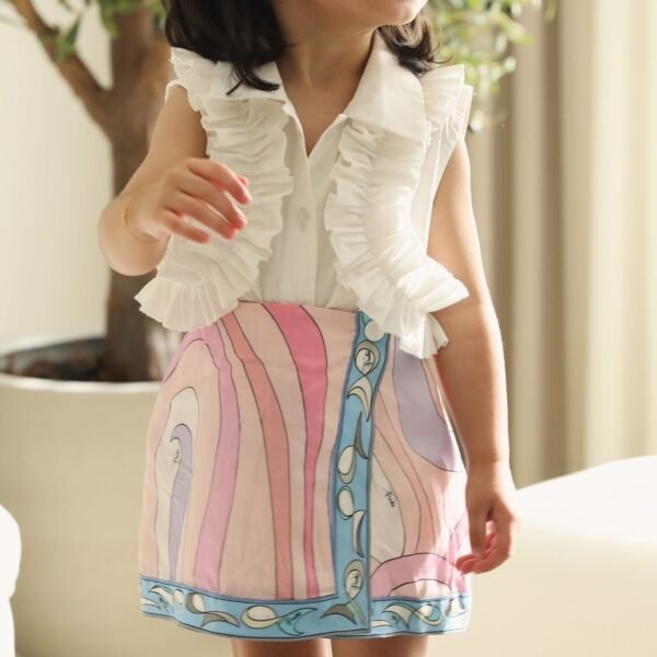 Side ruffles shirt