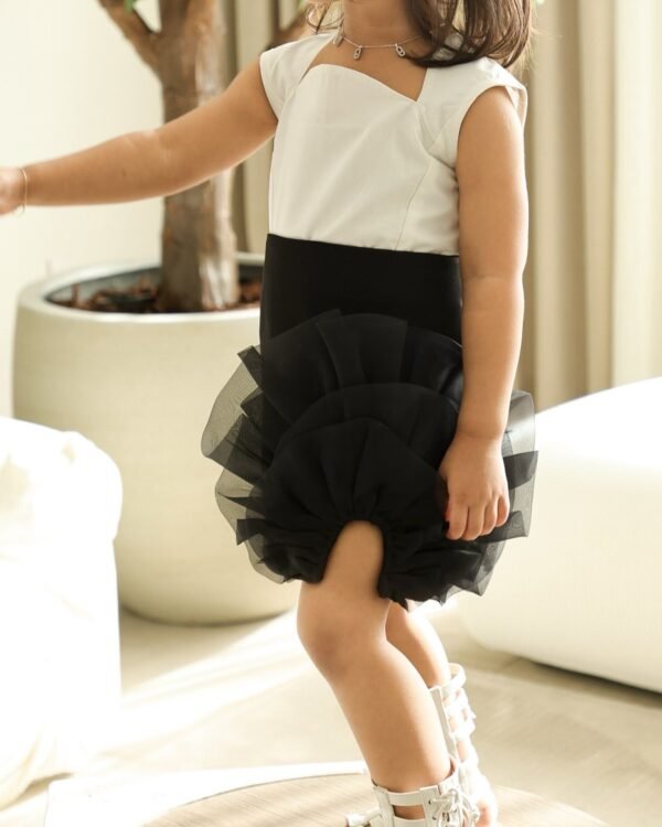 Black flower skirt - Image 2